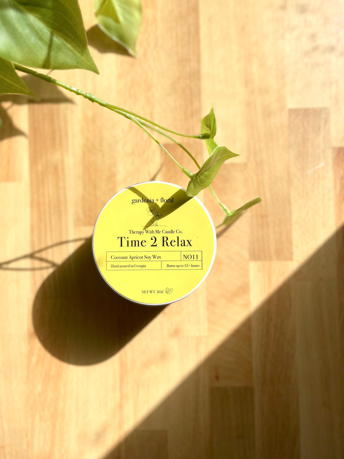 Gardenia + Floral Scented Candle - Medium 5 oz