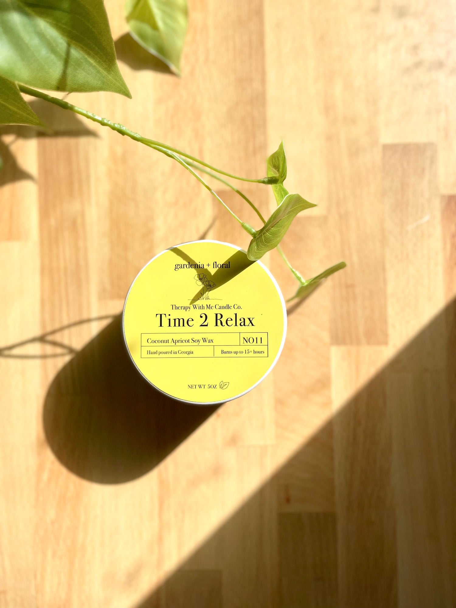Gardenia + Floral Scented Candle - Medium 5 oz