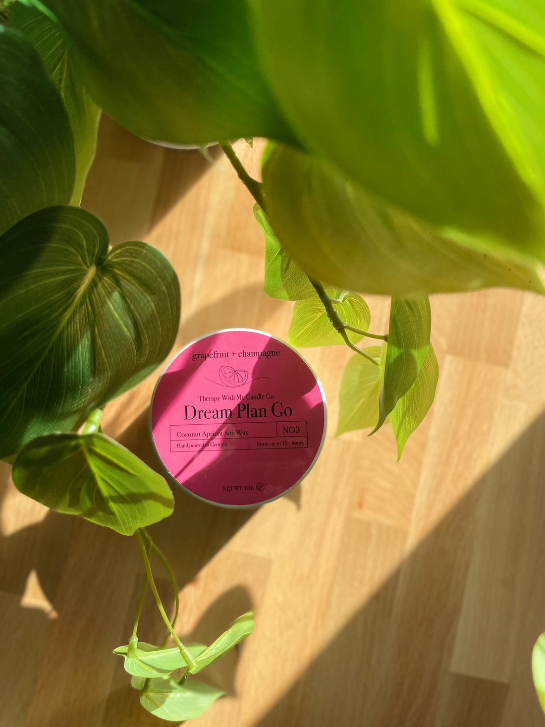 Grapefruit + Champagne Scented Candle - Medium 5 oz