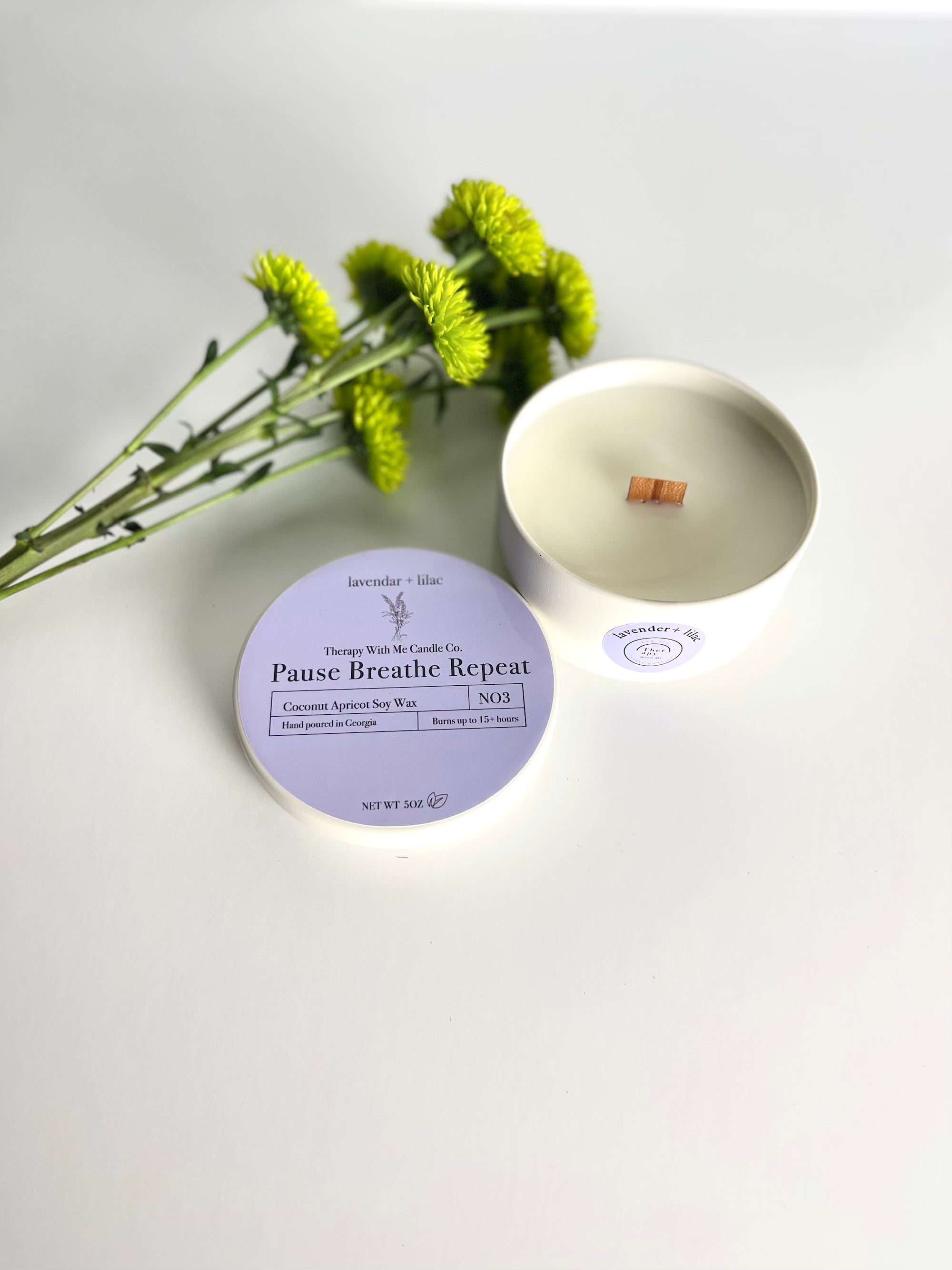 This 5oz candle offers a luxurious blend of soothing lavender and delicate lilac, creating an ambiance of relaxation and elegance